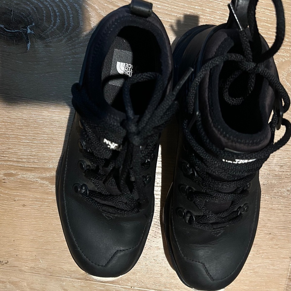 NorthFace Women’s Boots Size 7